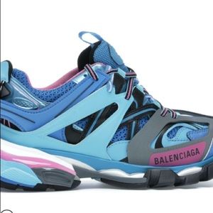 Meet your Posher, Simone